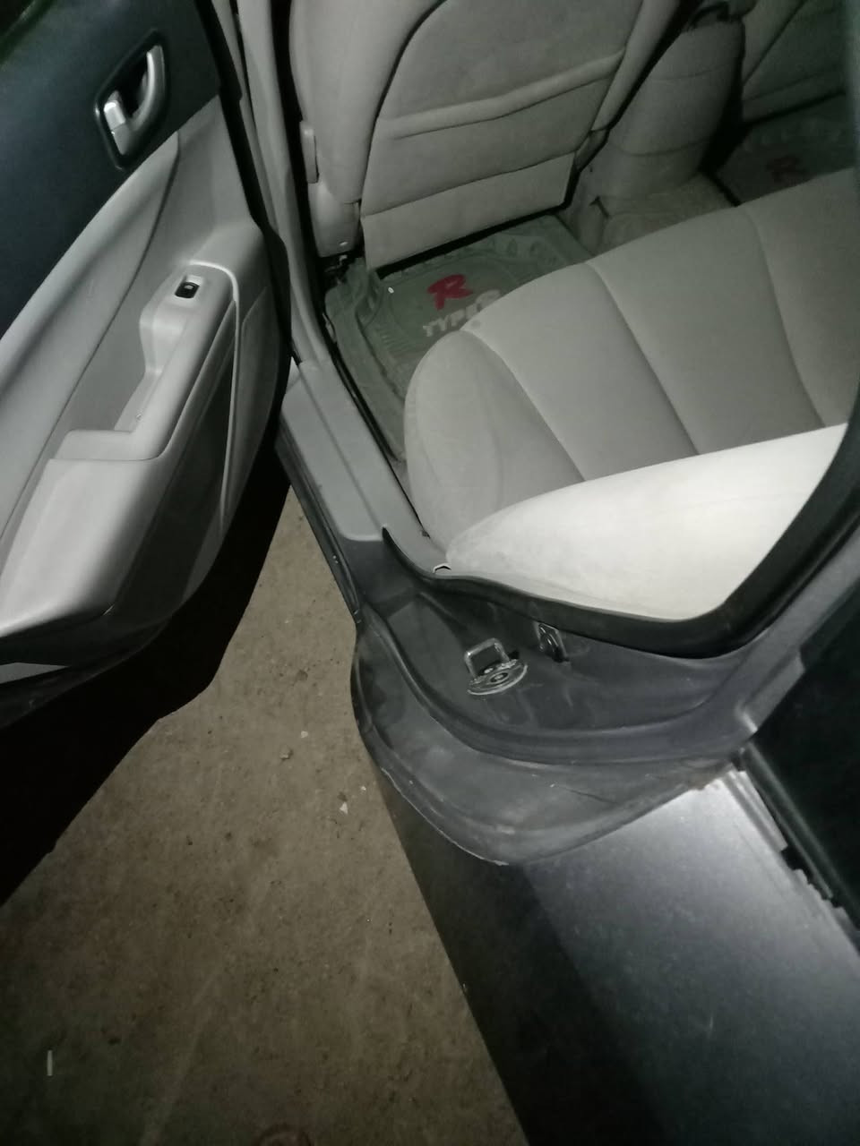 سلام عليكم سوناتا ٢٠٠٨ وراد أمريكي مصبوغه احزام صدر صدرها تعبان اوبيها الضوء الداخلي والبصمه مال أبواب ماتشتغل يرادلها كهربائي شغله بسيطه السياره فتحه شاشه كشن كهربائي تحكم استيرن محرك ٦ اسلندر مكفول كير مكفول تخم تاير شادلها للبيع أو امراوس ابئقل اونفس السعر سعر السياره ٨٥ بيها مجال رقمي *********** مكاني الفلوجه حي الشهداء
