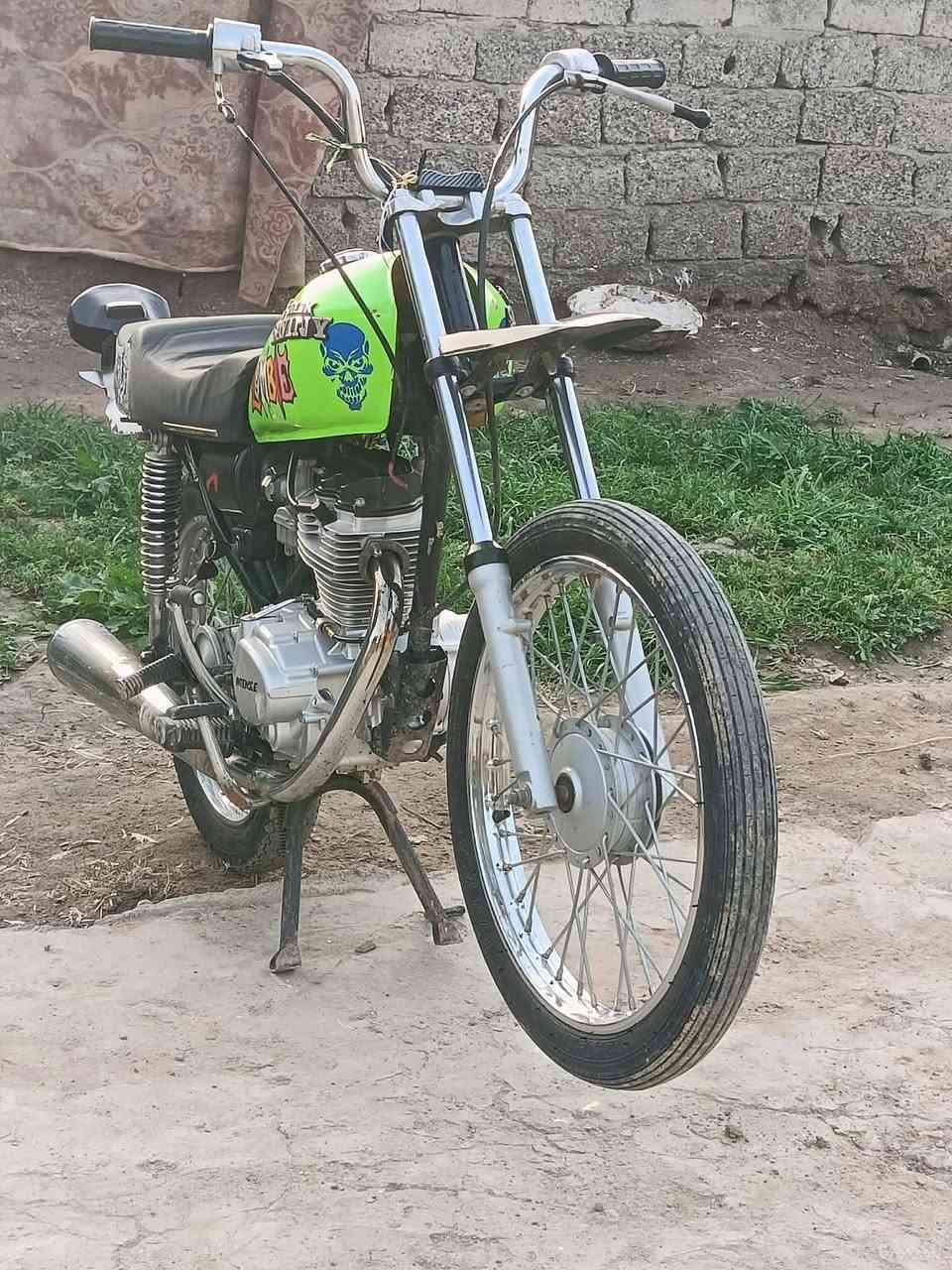 سلام عليكم دراجه ايرانيه انتس مكينه نضيف ما مفتوحه دراجه (بدون) مكاني ميسان كميت سعر 700 بيه مجال هذا رقمي
 ***********
