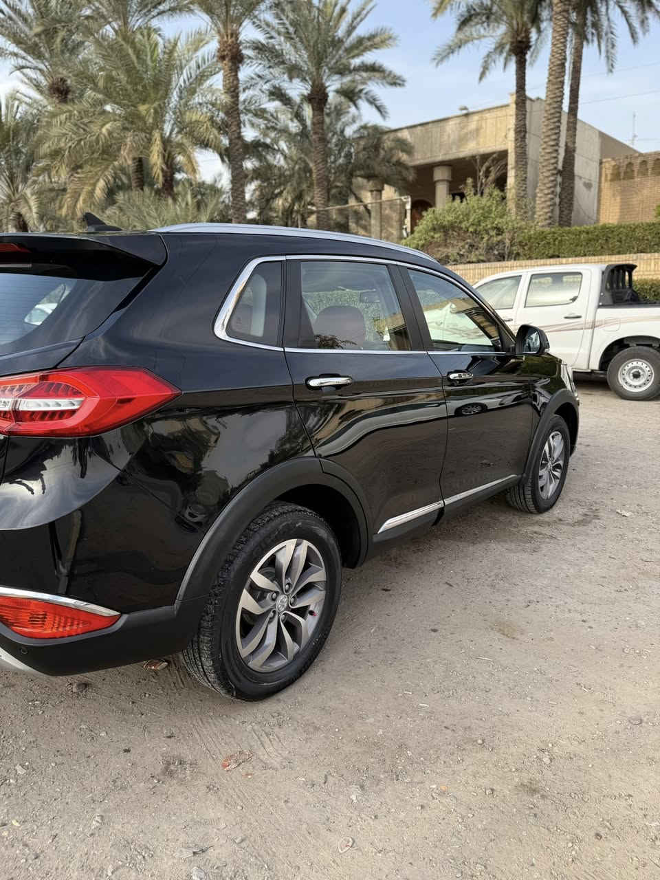 بايك سينوفا 65X
الموديل: (2022)
الكير: (اوتوماتيك)
الممشى: (29 الف ميل) 
اللون 😞 اسود )
 ضرر السياره : (طلقة بلبنيد اول مجبتها وطعجه من جهة باب السايق اقل من اصبع)
المحرك : (2000 تيربو)

المواصفات :
- مري شفط
- بصمة
- فتحة سقف طكتين
- مقاعد كهربائيه جلد
- داخل احمر مغلف
- محرك متسوبوشي
- لدات
- تبريد قطعتين
- كاميرا خلفية
- اشارة ترحيب
- حساسات
- شفتات بلستيرن
- مثبت سرعة الخ…
السياره نظيفة جداً ومماشيه هواي مال شخص 
طالب جامعة
 "وبعدها السياره بضمان الشركة✅"

السياره باسمي شخصياً وباقي عليها اقساط مو حره
مكان السياره : بغداد - مدينة الصدر 
للاستفسار عن السعر وباقي التفاصيل 
رقم التلفون : ***********
متواجد واتس اب ايضاً 
حياكم الله وربي يرزق الجميع .
