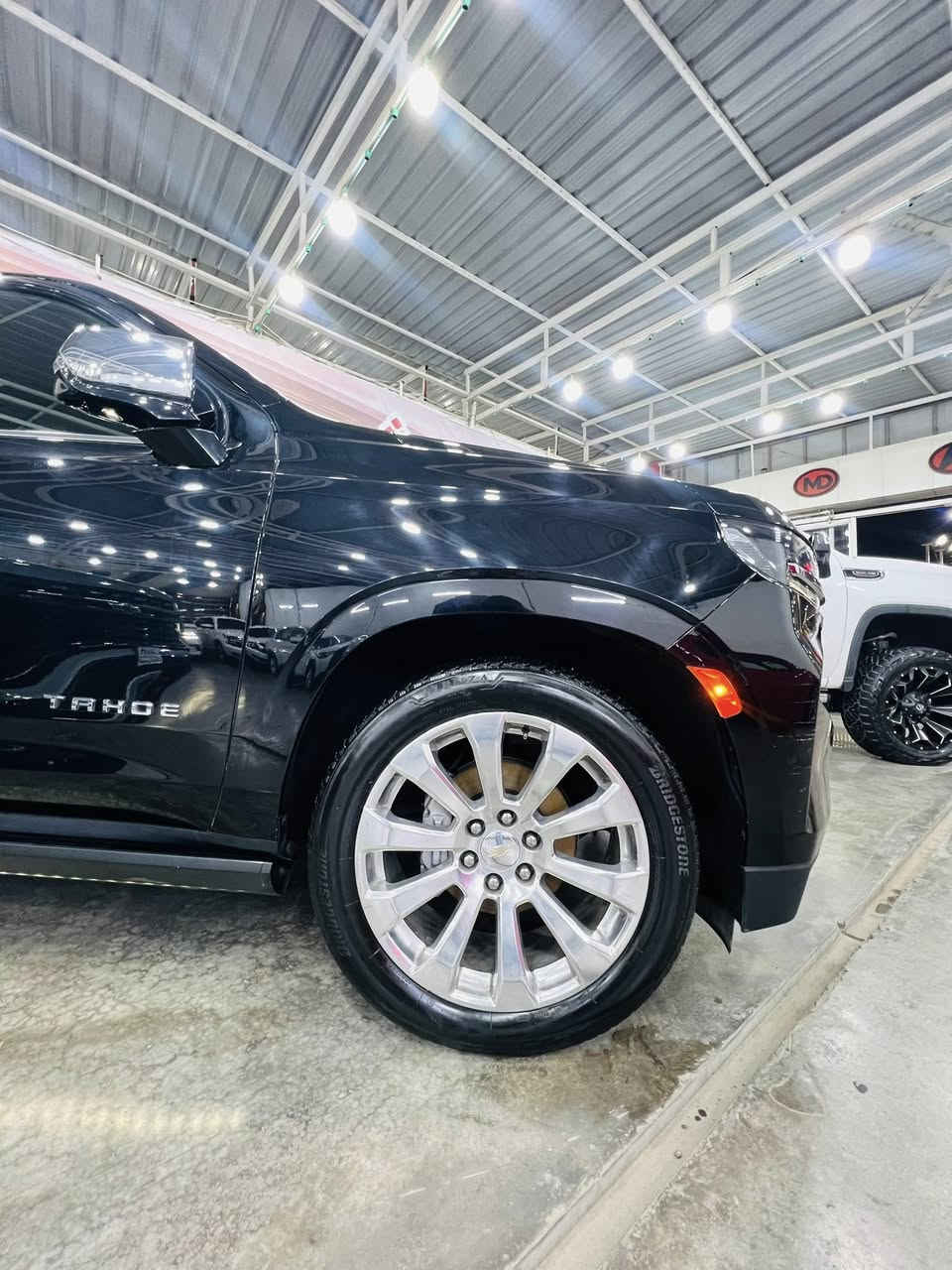 السلام عليكم 
 للبيع تاهو 
موديل (2022) بريمير 
 السيارة خليجية  وكالة المنصور علامة ضوء القمر
فوووول مواصفات 1//1
رقم بغداد سنوية ورقم وهزة جديدة 
تحويل ثاني يوم م ***********
 
1_بانوراما 
2_ لايتات زينون LED 
3_ داتا شو  وسط
4_ كشنات جلد تدفئه وتبريد  
5- علامه ضوئيه 
6_ شحن لاسلكي 
7_ عدد البصمات 5 
8_ شاشات خلفية 
9_ دوسات كهربائية 
10_ نقطة عمياء بالمري 
11_ تحديد مسار
12_ الصندوق كهرباء 
13_ حساسات خلفية وامامية 
14_ كامرات
15_ نظام صوت بوس
والسيارة بعد بيه هوايه مواصفات والبريمير معروفه مواصفاته  السياره ماشيه  80 الف
كير مكينة كلة مكفولات
