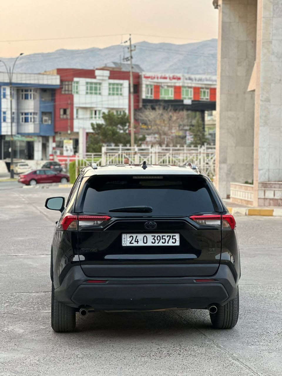 تويوتا رافور 👑
موديل 2022
ماصوفات LE
AWD كاميره بريك اتو رادار امامي رادار جانبي
سياره بي قمره شويه صبغ مع 3 قطعه  بدون داخل بدون ايرباك سياره مرقمه جاهزه تريد تحويل وكاله نفس يوم
رقم شانصي 2T3F1RFV5NC265614
سياره موجوده عقره 
رقم واتس اب *********** اكر, نينوى
