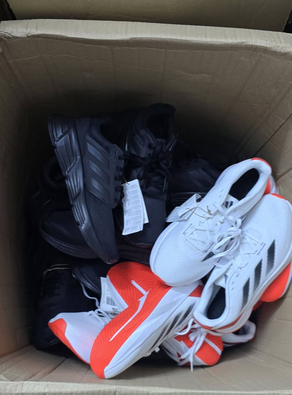 پێڵاوی ئۆرجينال ئەوروپی مارکەی adidas    
قياس 40 تاوەکو 45
***********

أحذية أديداس أصلي وكالة أوروبي
الماركة: adidas
المقاسات: من 40 إلى 45
***********
