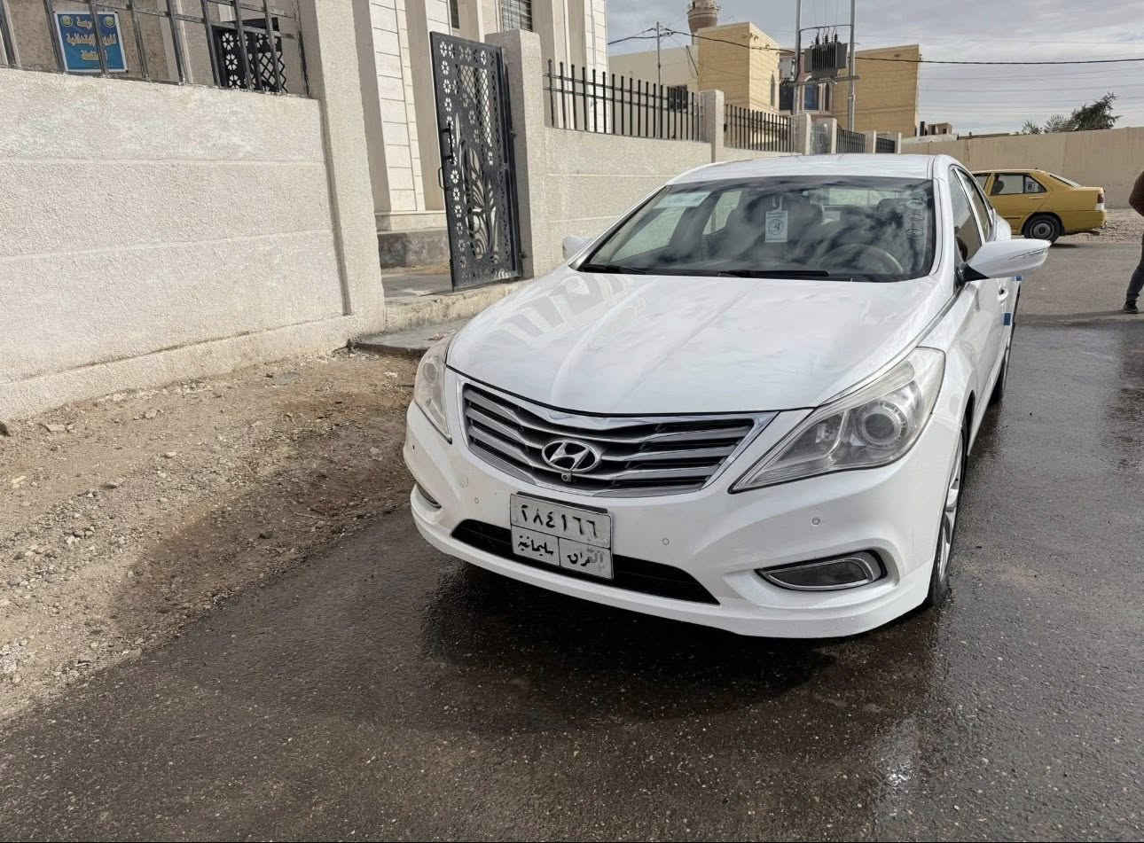 ازيرا موديل ٢٠١٢ خليجي فول مواصفات عدا البانوراما  

رقم سليمانيه 

مكفوله  كفاله عامه من الصبغ 

محرك مكفول من تنقيص والتبخير 

كيرها مكفول. 

ماشه ١٨٠ كم 

السعر ١٢٢ وبيها مجال 

للاستفسار /***********
