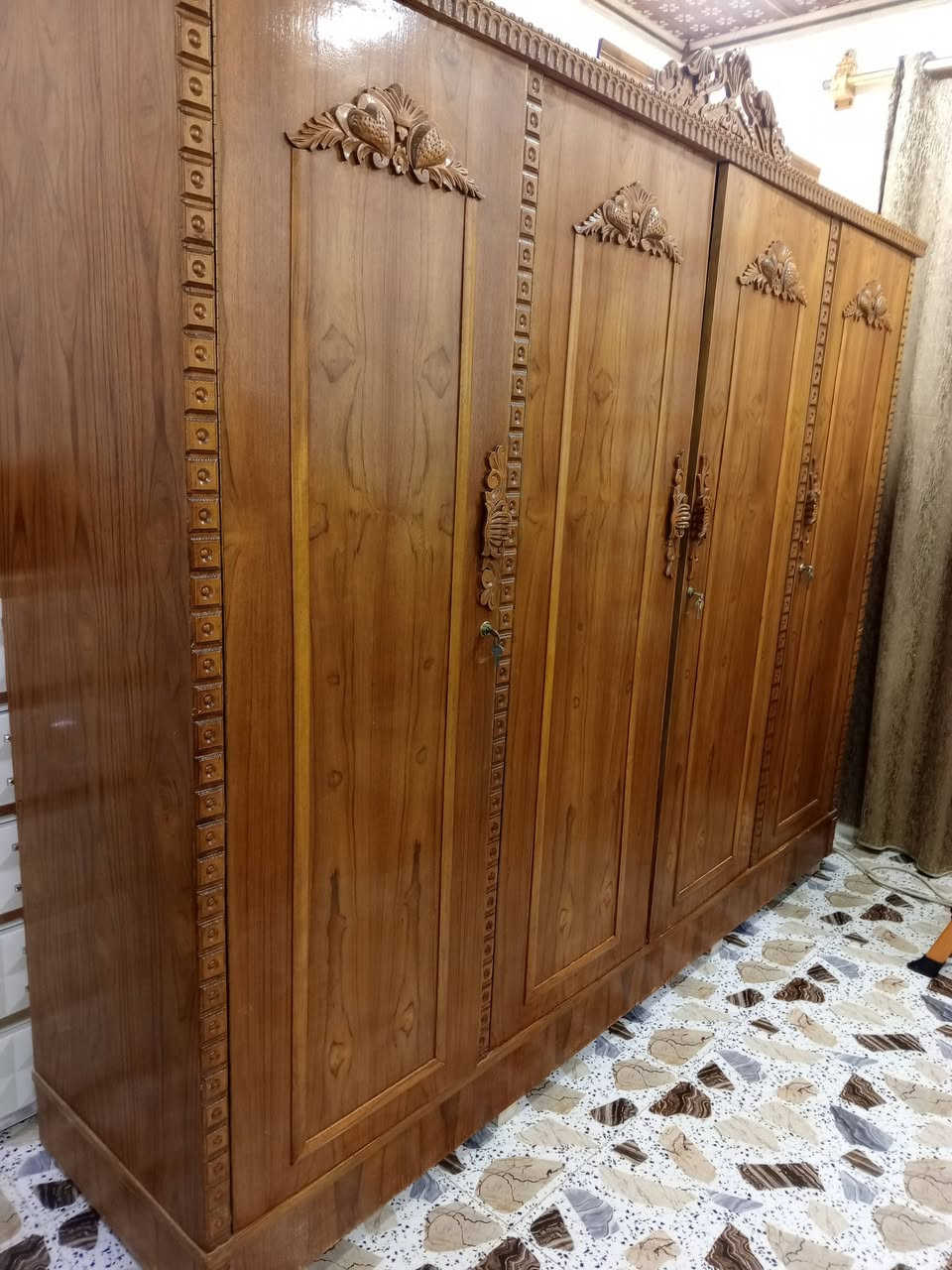 مرحبا قنصور خشب عراقي للبيع للعنوان بعشيقة شارع النفوس القديم حي الجبل ***********
