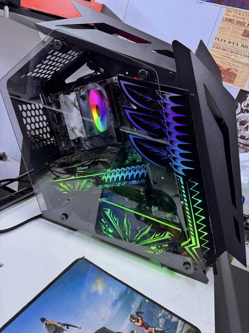 تحية طيبة شبابنا وحبايبنا 
تجميعة مرتبة كل القطع براندات حلوه
اداء و فرمات كلها جديدة فقط كارت مستخدم
R5 3600 جديد 
RAM 16 3200 جديد 
M.B B450 جديد 
GTX1660SUPER 6GB ZOTAC  مستخدم
SSD256-HDD500 جدد
P.S550W+80PLUS FSP جديد 
CPU COOLER RGB جديد 
CASE 4FAN جديد 
السعر ٥٥٠ الف سعر نهائي 
متوفر توصيل لكافة المحافظات 
عنوان المكتب كوت المشروع شارع الحاسبات مكتب MEGA-TECHNLOGY
***********
