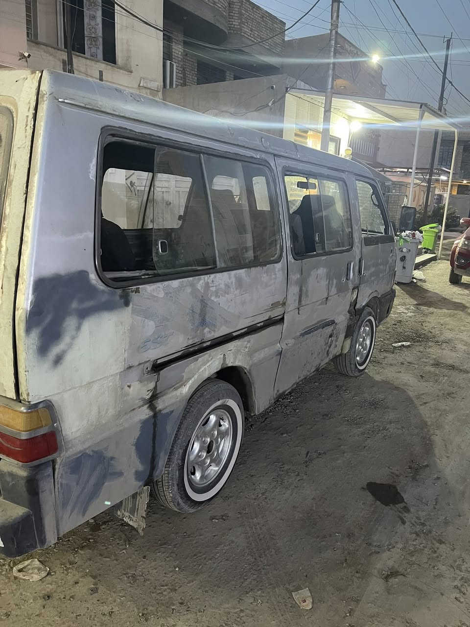 السلام عليكم كيا بستا موديل 1994 السيارة خير من الله شواصي مكفولة السيارة كفالة بدون ضربة غرفتها حلوة السيارة رقم احمر تاخذ مني جاهز كلشي وربع ما تدفع سنوية عظم عاج منتهية قبل سنتين اي ربع يطلع على السيارة اني اتكفل بي هيئة وغرمات السيارة ب28 وبيها مجال حگ الجية ***********
