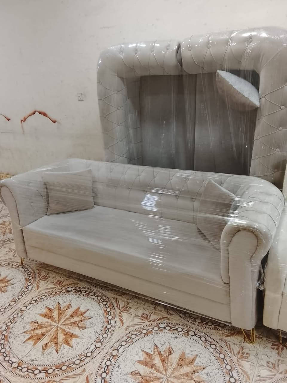 تخم ديوان جستر أخو الجديد. 9 نفر.
السعر 230


**إذا كنت صاحب هذا الإعلان وتريد حذفه لأي سبب، رجاءا أرسل رسالة إلى الدعم الفني**