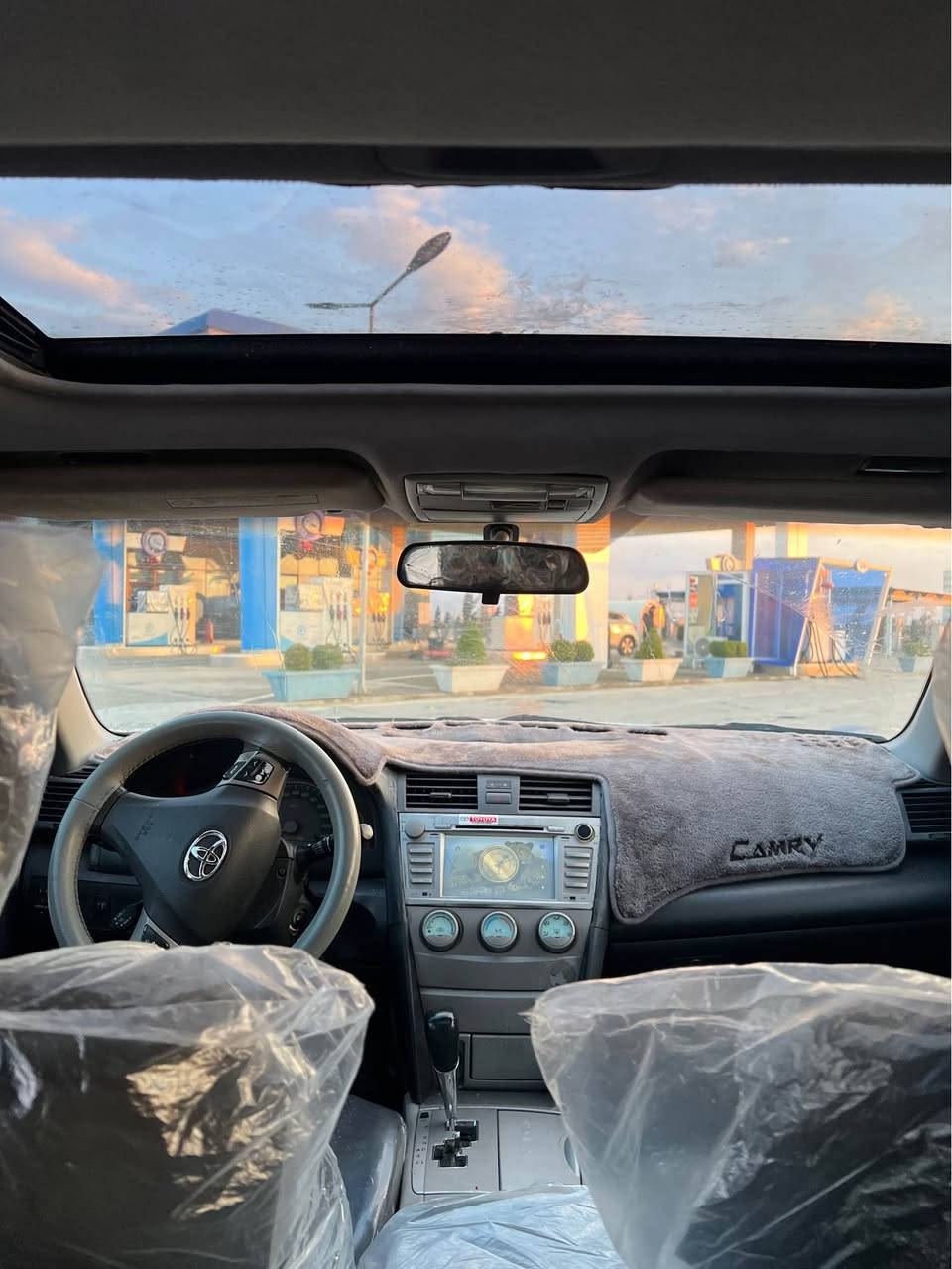 Toyota camry 2008 
کامری ٢٠٠٨ بڕاوەی دوبەی 
فول مواسەفات لۆک پاکەتی📦🤍
سلاید 
کوشن کارەبا
شاشە
سوکان ڤۆلیۆم 
گێر مەکینە تەقەو رەقە کارەبای بەشەرت 
نمونەیە لە جوانی ماڵی دۆستە 
نرخ:. ٥٧ گەڵاو مەجال 
پارەی ئاڤانتێکی سلڤەر 
شوێن:. ڕانیە_چوار قورنە 
ژ.م:. ***********
ڤایبەر واتسئەپ رانية, السليمانية
