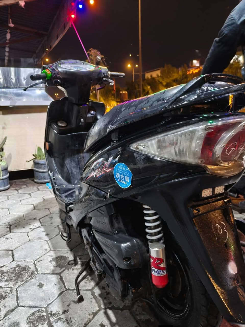 السلام عليكم شباب دراجه كامكو جي فور للبيع حاويه الشراي يدخل خاص او يتصل سعرها ٥٥٠ وبيها مجال قليل ***********
