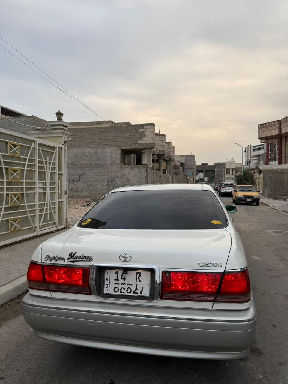 السلام عليكم ملكه جنون موديل 2000 رقم بصره دولي شرط المداور ثاني يوم مكفول من الكص والضربه َ(نقل جثه نقل جثه  فقط)والباقي كفاله عامه 
 تحوير نجف    100% 100 /4 دكم.   اصل كرستال اربع كشنات كهرباء برده خلفيه مري شفط شاشه مكينه وكير ديفور كبير بلكارتون حداديه كهربائيات تبريد تخم تاير ويل زيرو كله جديدأ   سياره جديده وماماشيه زيرو واحله من صور
مكاني بصره
سعر 112 اوبيه مجال(المو شراي لا يتصل رجاآ
رقم ***********
