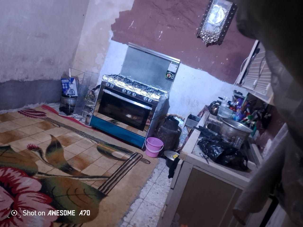 سلام عليكم بيت للبيع موقعةشهداء العبيدي  بضهر مدرست رفيدةبل حواسم علة شارع خدمي كلش
بي ستقبال وغرفتين ستقبال وغرفة مسكفات سندويش وغرفة منهن عكادة بيت كاشي واصل نص حوش مساحت بيت تقريبن فوك ال 200 متر واجهيت بيت علة خدمي 
تواصل ول ستفسار عل رقم
 
***********
محمد
***********
