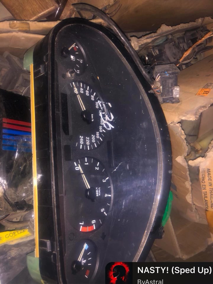 للبيع كيجات e36


**إذا كنت صاحب هذا الإعلان وتريد حذفه لأي سبب، رجاءا أرسل رسالة إلى الدعم الفني**