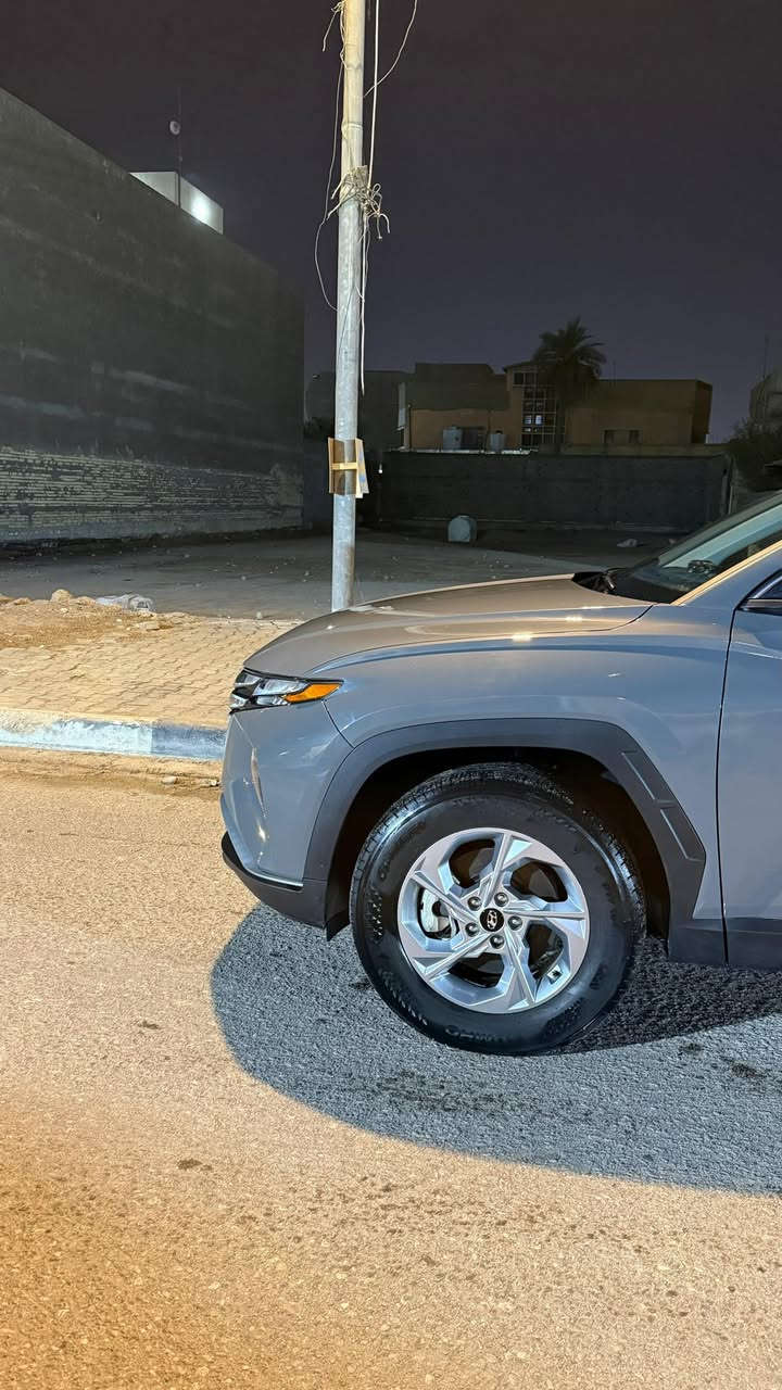 هونداي توكسان موديل 2024 دخول جديد  بدون حادث ولا ايرباك والسيارة جاهزة وجديدة بمعنى الكلمة كتاب شهداء بصرة ماشية 20 السيارة فول ماعدة الفتحة السيارة بصمة رادار تشغيل عن بعد  دواخل ابيض لون سمنتي فاتح السعر 215 قابل للتفاوض  العنوان بصرة معقل للتواصل عبر الاتصال***********
