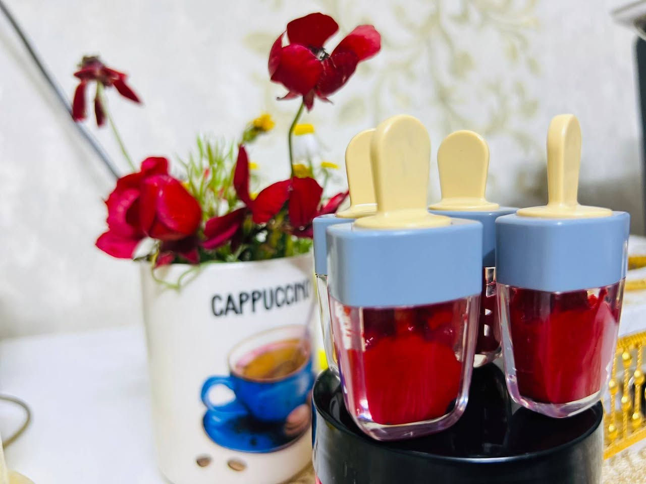 يتوفر خلطه تبيض وتصفيه تسوي الوجه كزازه ذا مو كزازه فلوسك مرجوعه سعره  10 المكان بغداد الحريه الثانيه ويوجد لدينا خدمه توصيل الجميع المحافظات متواجده وتساب ***********
