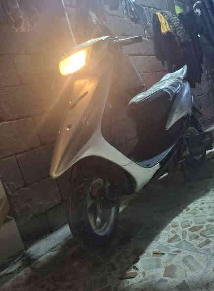 سلام عليكم دراجه عصفوريه  شغاله سلف هندار نقصهه فقط ترايش وقفل صندوك وشاير والباقي كله شغال سعرها ٢٠٠ وبيهه مجال بكاني نهايت حيور رقم الهاتف *********** اتصال فقط
