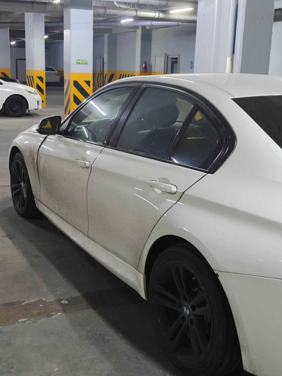 BMW 330i 2017 xDrive أعلى مواصفات بالـ 330
اتمنى تقرأ كلشي قبل التواصل
لون ابيض كشرها نظيف بيها أقل من ربع البنيد صبغ وبيها تبديل جاملغ فقط والسونار مرفق وبيها تحديث M3
كير اوتوماتيك داخلية اسود نظافتها 98% جداً معتني بيها وبيها تحديث داخلي ولمسات M3
محرك 2.0 Turbo مفتوح
ايرباكات طاكة 3 ، اثنين منهم راجعات سيتم مال دركة ومال دشبول
باقي المواصفات المعروفة حساسات كاميرا كشنات تدفئة تبريد اوتو بارك 4 وضعيات قيادة ايكو نورمال سبورت سبورت بلاس كار بلي تايرات جديدة ودهن جديد.
ماشية 80 الف ميل 
مكان السيارة دهوك
اهم شي هزة جديدة وتحويل ثاني يوم رقم
السعر ١٤٥$ وبيها مجال بسيط بغداد, العراق


**إذا كنت صاحب هذا الإعلان وتريد حذفه لأي سبب، رجاءا أرسل رسالة إلى الدعم الفني**