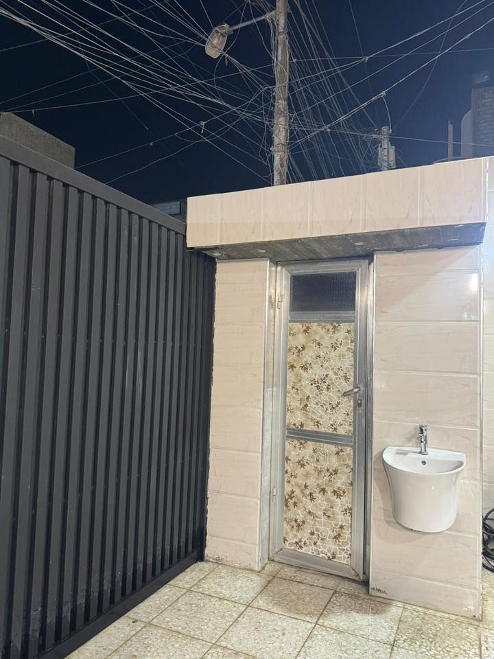 بيت للبيع المساحة ١٥٠ متر طابق واحد ام نجم شارع النائب حيدر الفوادي للتواصل ***********
