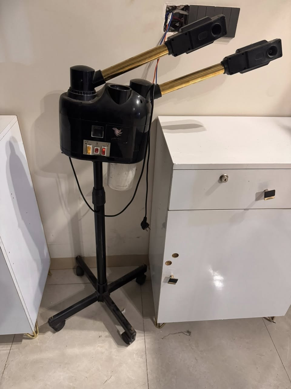 للبيع
3مرايات 2ميوزه كرسي واحد جهاز بخار مغسله تواصل خاص مكاني بغداد


**إذا كنت صاحب هذا الإعلان وتريد حذفه لأي سبب، رجاءا أرسل رسالة إلى الدعم الفني**