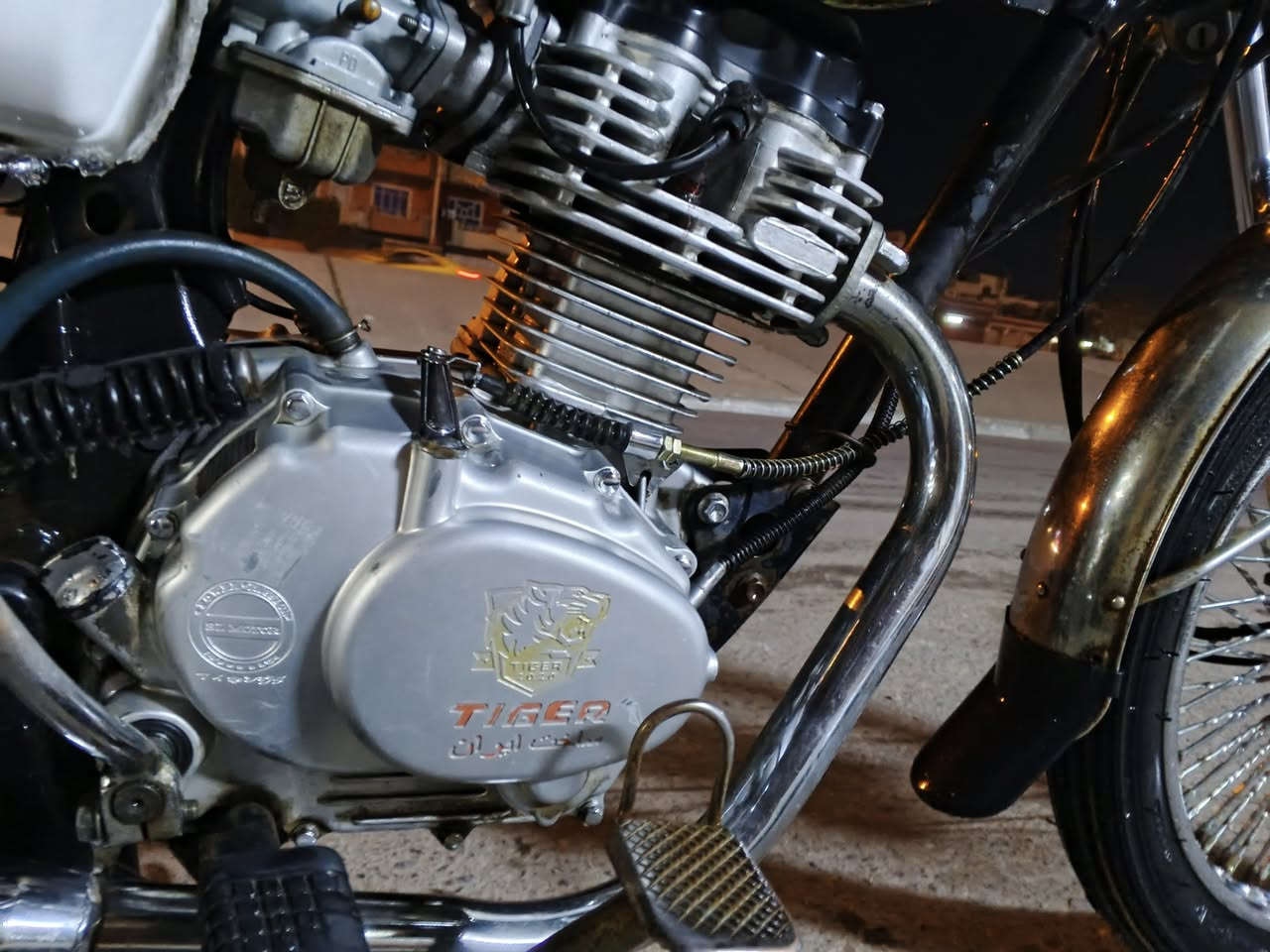 السلام عليكم تايكر 20مكينه بصمه وزن ثقيل كلو شغال السعر 430بيه مجال قليل حك جيتك شراي اتصل ***********
