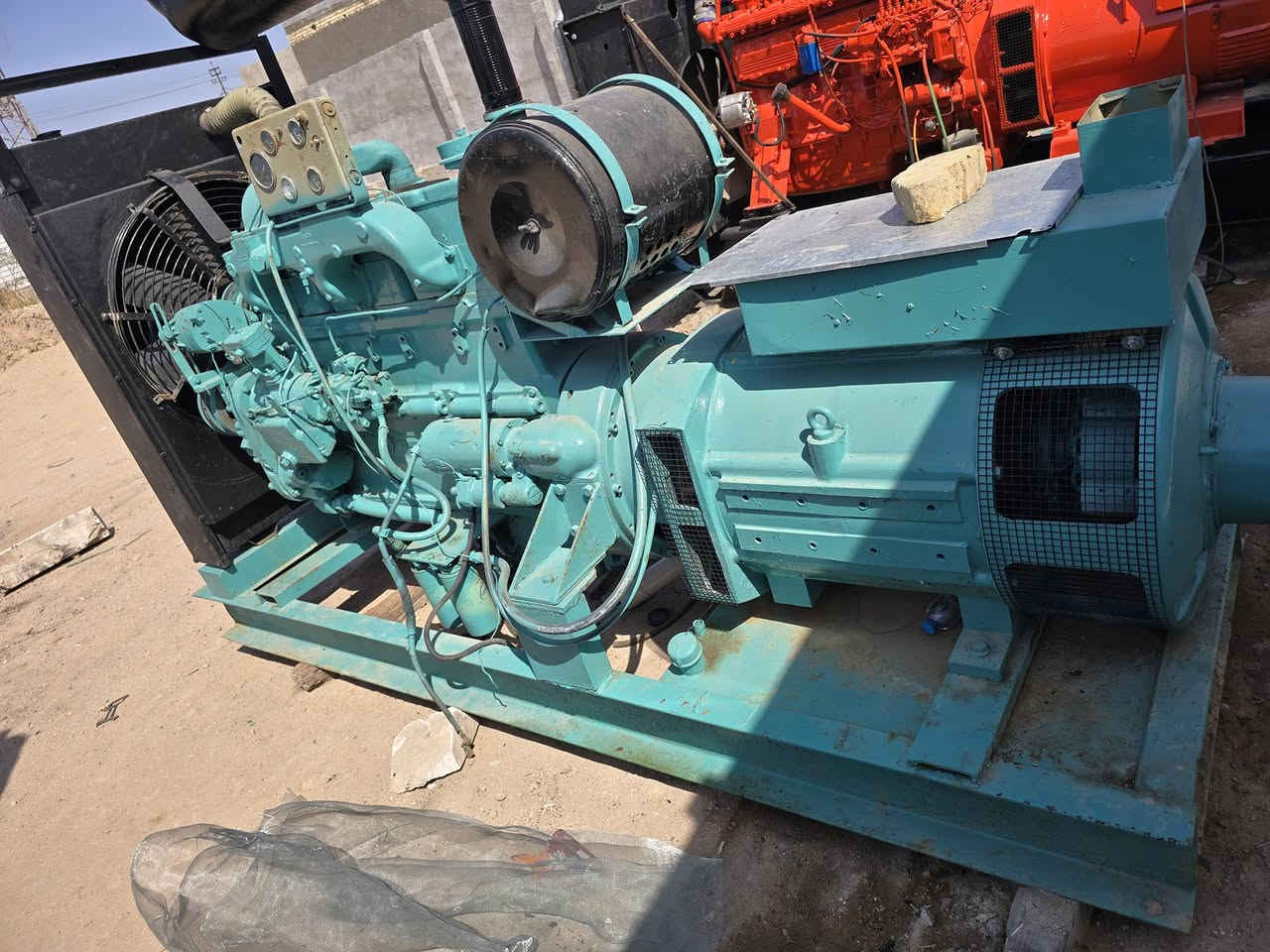 سلام عليكم كمنز 5 ونص 300 كيفي مولد جديد سعرها 55 ورقه وبيهه مجال ***********
