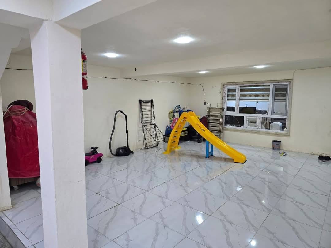 بيت للبيع سند طابو حي المرور مقابل متنزه السندباد قريب على دورة البكر  ثلاث طوابق ٣ غرف نوم + مطبخ + هول + استقبال + كراج  مساحة البيت ٨٠ متر واقع حال اكثر من ٩٠ متر الواجهة ٦.٥متر  بناء ٢٠٢٣ السعر ١٤٥ مليون
للأستفسار الاتصال على الهاتف : 
***********
