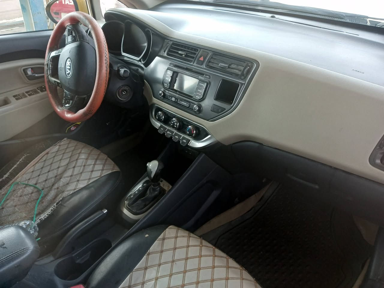 كيا ريو موديل 13 تكسي وارد امريكا محرك 1600 كير مكينه حداديه كهربائيات جاهزه مصفره هيئة وغرامات سنويه مجدده لغاية 29

السعر 55

***********
