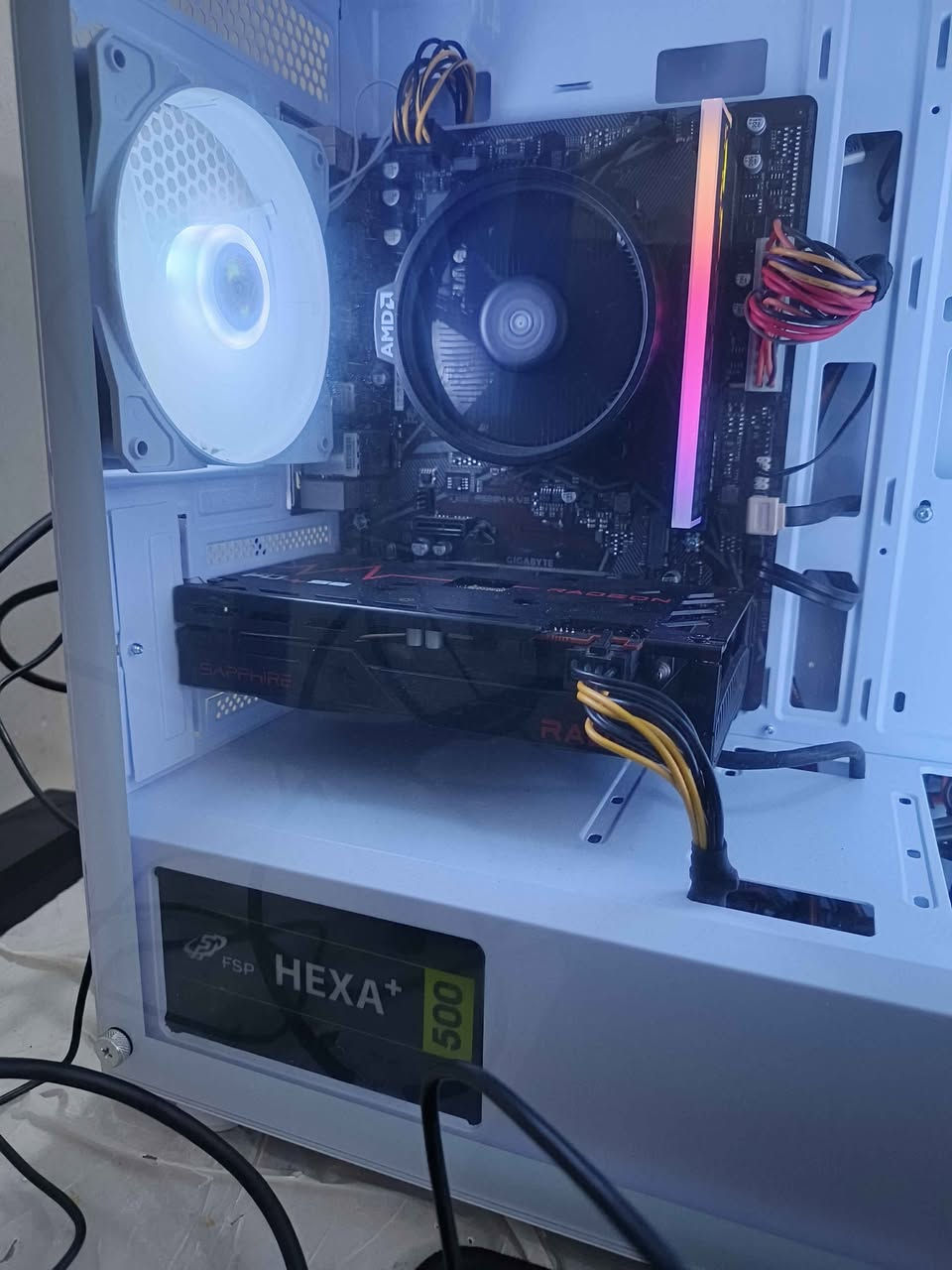 للبيع
كيس + مونتر 
الكيس مواصفاتها
CPU AMD Ryzen 5 3500 
GPU RX 6600 8G
Memory رام واحد يجي 16 يجي سرعه 3600
SSD 120
HHD 512
مذر بود 520m 
بور سبلاي FSP 500
وندوز 11
موصفات المونتر
شاشهMSI
حجم 25
100HZ
سعره التجميعه 650 وبيها مجال بسيط 
مكاني بغداد شعب 
رقمي *********** بغداد, العراق
