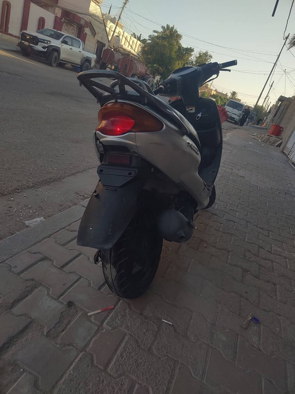 السلام عليكم دراجه لكزز مابيه نقوصات نضيفه الدراجه مجفته مره وحده بس سعره 300وبيه مجال حك الجيه العنوان كربلاء حي العامل المنطقه الثامنه قرب جامع الرسول العظم او جامع ال شبل ***********واتساب فقط

