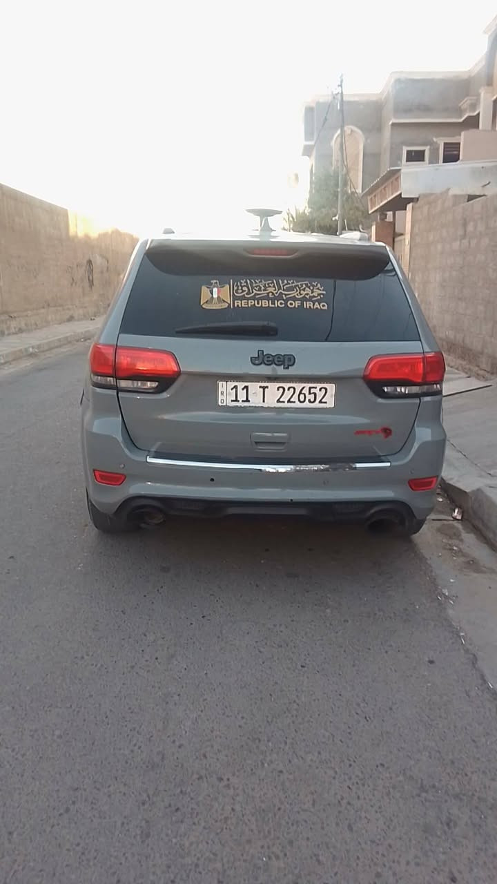 لاريدو موديل 15 السياره مصبوغه عام 
1مكينه كفاله 
2كير كفاله
3مكينه 3او 600
4سياره بسمي مكان السياره بغداد الدورة 
5السعر 150 او بيهه مجال 
6رقم ***********
