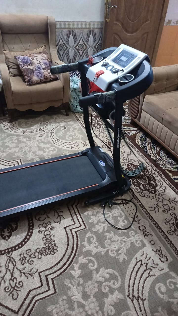 جهاز جري يتحمل وزن ١٢٠ كيلو نوعيه زينه صيني درجة اولى ماطور نظيف مع جهاز رجاج معده 
سعره ب ١٦٠ وبيه مجال 
المكان الشطرة للتواصل ماسنجر ام اتصال على الرقم 

0783 003 5552
