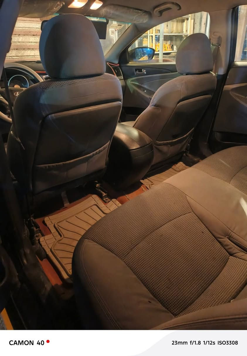 سوناتا 2012 وارد امريكي رقم صلاح الدين بسم ابن عمي  يمي ب الديوانيه سنويه ل ٢٧ هيئه وغرامات مصفره  السياره مكفوله من التبديل والگص والظربه بس بيها طخه جو العبري طخه مال رصيف دوخل غرفه كشنات بلادي گير مكينه كهربائيات تبريد تدفئه مكفول  85وبيها مجال مكانها ديوانيه ***********  متواجد وتساب
