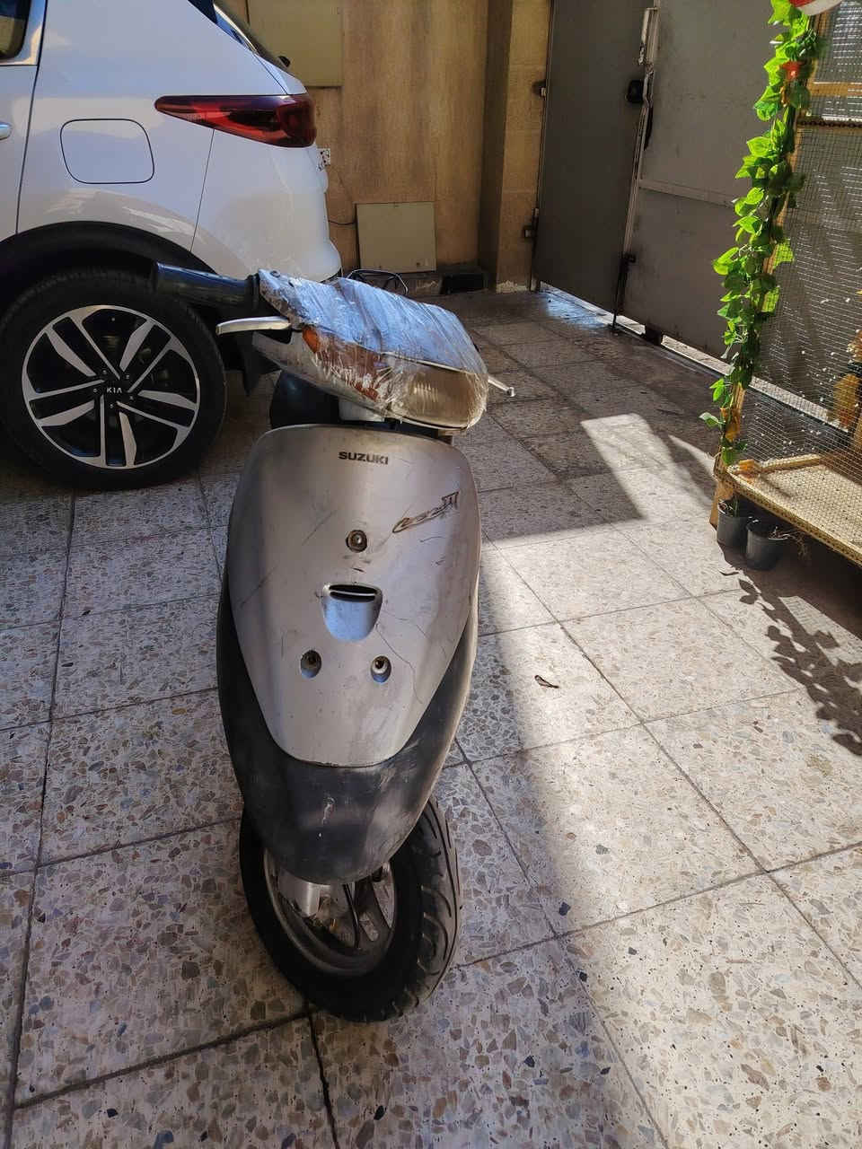 دراجه سوسوكي مصطره نضافته مثل ماواضح بصور دراجه نضيفه مرك ناعم هندر وسلف وسلف عوزه فس فيوز قفل جنطه قفل بانزين قفله 85 بغداد الحريه شارع 20 )***********
