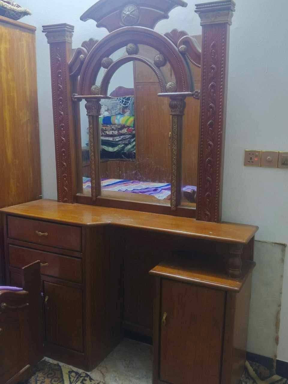 للبيع غرفه نوم حطاطه بدون الكنتور سعر ٣٠٠ وبيه مجال ع خاص 
المكان فلوجه الشهداء توزيع الجديد


**إذا كنت صاحب هذا الإعلان وتريد حذفه لأي سبب، رجاءا أرسل رسالة إلى الدعم الفني**
