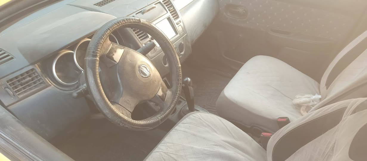 نيسان فيرسا 2009محرك 1600 بلاد مكفوله كير محرك تبريد صدر باتري كهربائيات كله مكفول بس السياره يرادله صبغ بيه معجون حادثه بصيط كلش سعره ب50بيه مجال مكانه بغداد الشعب ***********
