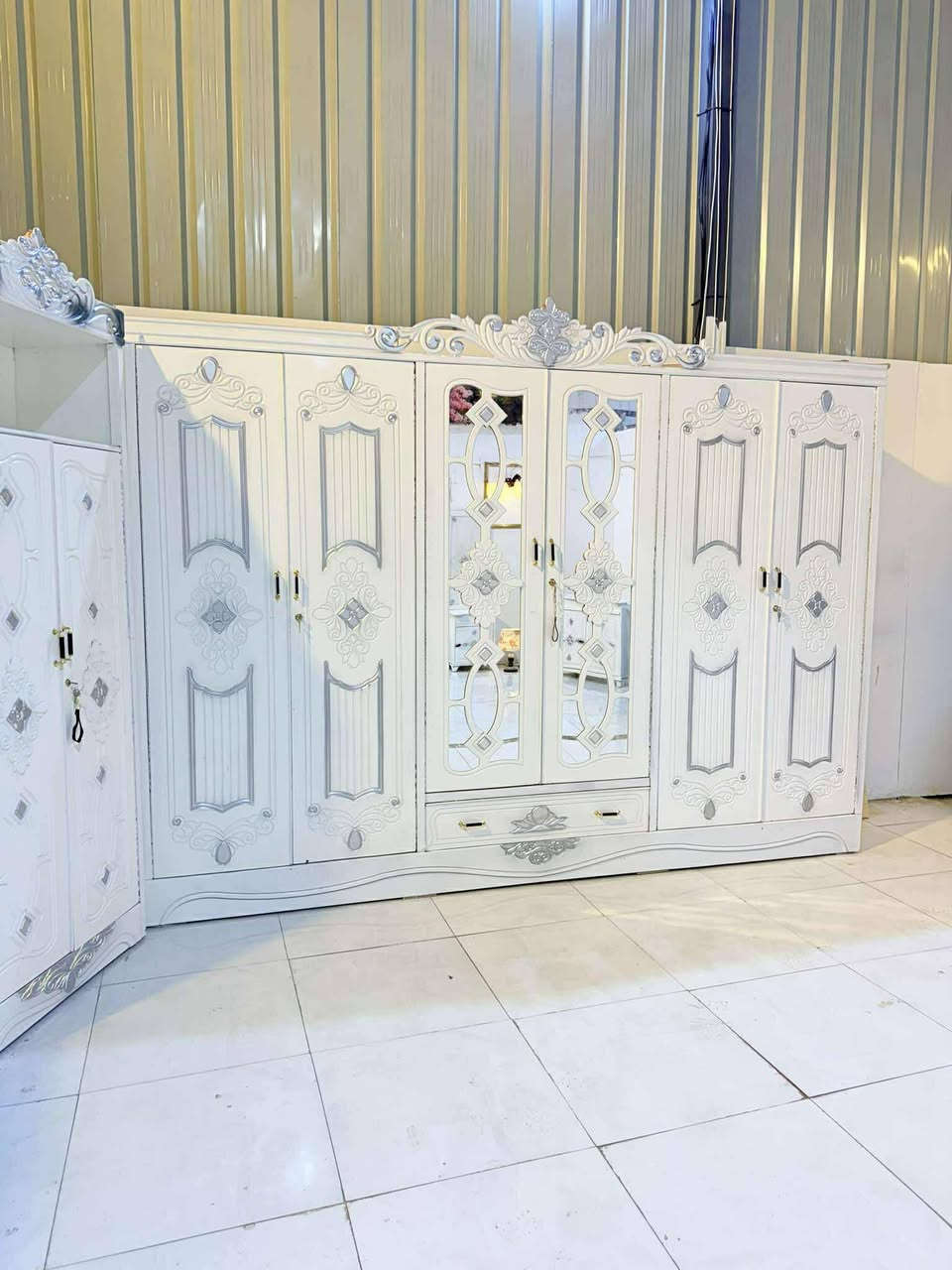 غرفه عراقيه مستخدام 
نضافه 90
صبغ حراري  
موديل نازگ ❓لون مميز 
سعرها ٩٠٠ قفل
شغل وصط 
تصميم ترڪي 
نقل وشد مجانأ لكل مناطق بغداد


**إذا كنت صاحب هذا الإعلان وتريد حذفه لأي سبب، رجاءا أرسل رسالة إلى الدعم الفني**