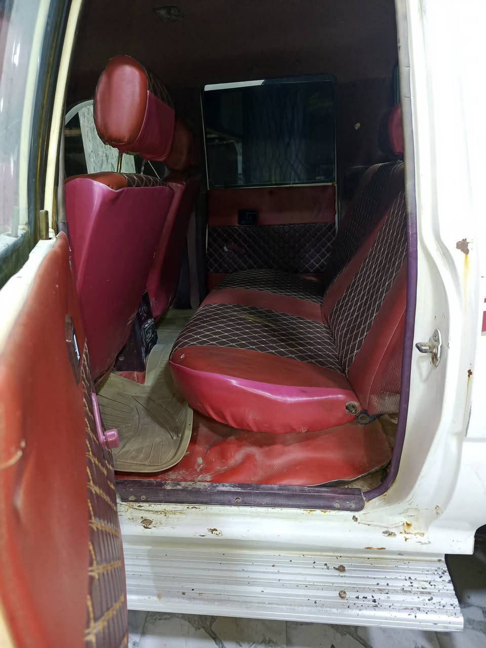 السلام عليكم
بيكم دير 2007 سنوية ل 2030 كير ومحرك مكفولات حدادية جديدة تخم تاير رقم دولي بغداد 
تحويل مباشر العنوان واسط الزبيديه 
رقم الهاتف ***********
