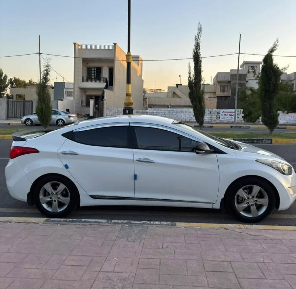السعر 115 ورقة وبيها مجال بسيط
بصمة تشغيل 
بصمة ابواب 
كشنات تدفئة 
تحكمات استيرن 
تبريد ثلج شغال 
طخم تايرات جدد 
السيارة كاعدة وكاملة من كلشي ما ناقصها اي شي
رقم نينوى الماني باسمي 
شرط الفحص و التحويل 

السيارة ماشية 170 الف KM 

مكينه 1600 GDi 
ضرر جاملغ الخلفي صبغ وعلى كد شبر بالسقف صبغ

*********** للتواصل واتساب
