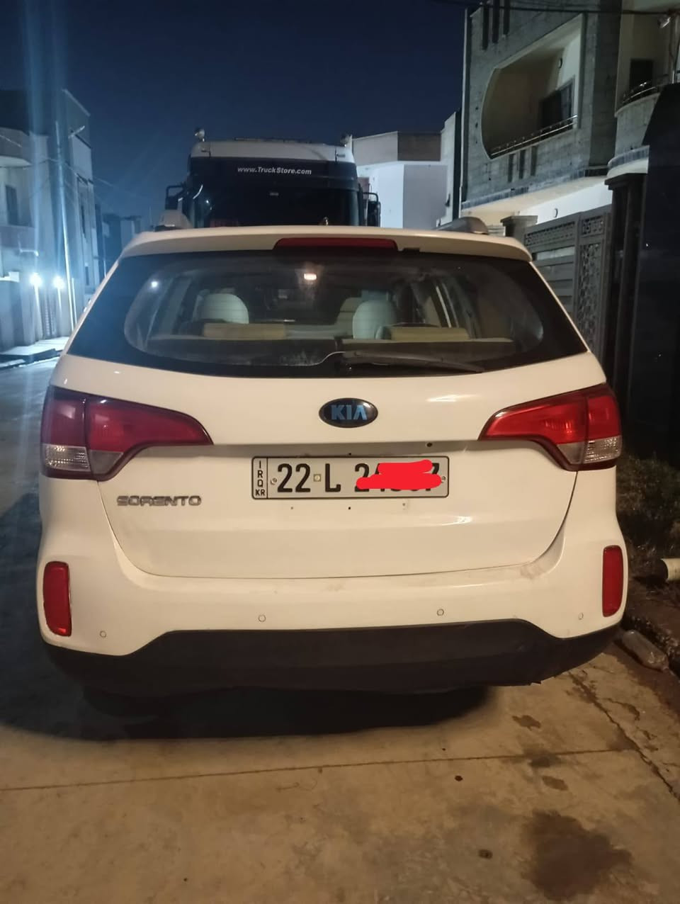 السلام عليكم سورنتو للبيع موديل 2013شكل14محرك 4سلندر انتطيك عام بس هوا مو عام بي كم قطعه سيارة بدون دواخل بدون شاصي بصمه شاشه تحكمات استيرن كشن كهربائي ***********/***********
