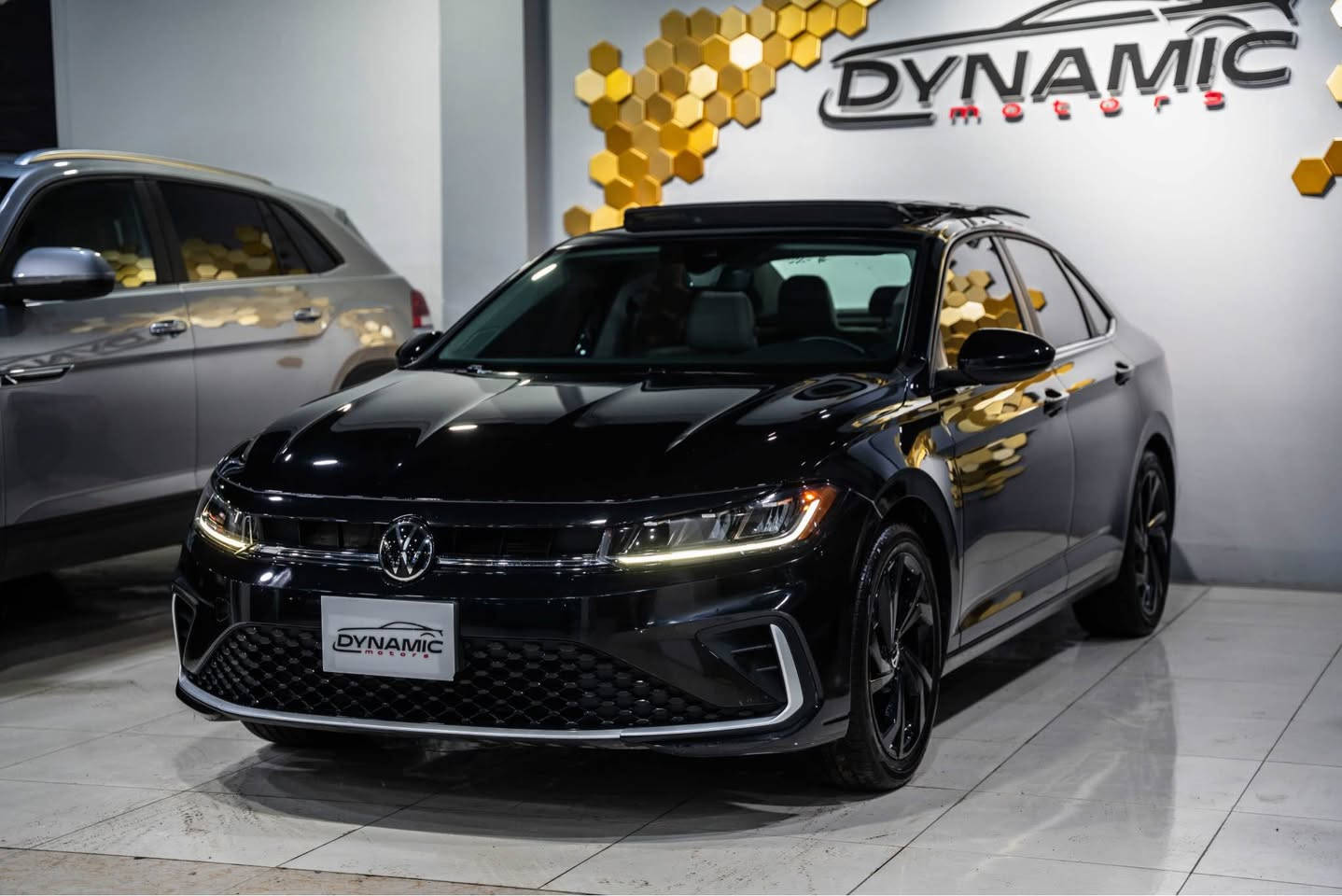 2025 VOLKSWAGEN JETTA SE بانوراما🔥🔥🔥
سعر : 🔥🔥
موديل :2025
مواصفات : SE
محرك : 4 سلندر
وارد : امريكي
عداد : 20,000ميل
صبغ : ٢  قطعة بجم كبس
ارباك : كل شركة سليم ✅✅
رقم : ( موقط) ( كاتي)
ناونيشان هةولير جادةي حديد و خشب پيشنگاي دايناميك موتورز
بو زانياري زياتر پةيوةندي بكةن بة وتس اب
*********** 
============ أربيل, العراق
