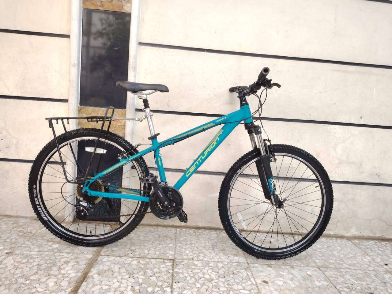 السلام عليكم ورحمة الله وبركاته
بايك موديل جبلي ماركه سنتريون العالميه حجم ٢٦
باله ياباني النضافه فول وضع حاويه 
السعر ( 150 الف) 
يدات سحب دفع شيمانو اصلي 
لون ميمز سمائي طافي مختم 
عكرب ماركه اصلي التوس 
ويل كبلونيه كشن اصلي ماركه 
معدن المنيوم ريشه فول موصفات 
كير ٨ / ٣ شغال سستم كامل 
غير مستخدم داخل العراق
العنوان بغداد منطقة الحبيبيه 
هاتف *********** 
الاستفسار واتساب
