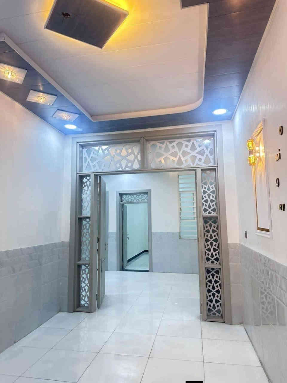 120!!،السلام عليكم                نتصال او وتساب ***********

(((يعلن مكتب الفرات))) 

#بيت مساحه  120مربعه سعر💵 45 💵وبيه مجال 
  م #طابو_زراعي  سند ٢٥
نجف مقابل ملحق قريه لغدير  مباشر مباشر 🤑   

غرفه 2// مطبخ// صاله// استقبال// صحيات خارج وداخل 

كراج

بناء ممتاز// اساس وسقف صب 
طابوق 🧱 جمهوري

كل البيت #سقوف_ثانويه

كل الخدمات موجوده 
مدارس 🏫 سوق #تبليط 

مقابل  قرية الغدير #مكتب_الفرات عامود 301بظبط

***********واتساب عنوان نجف
