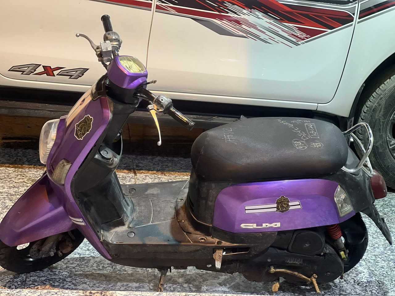 بوليسي نضيفه مرتبه  السعر 750وبيها مجال  البصره شط العرب الجزيره    الاستفسار ***********
