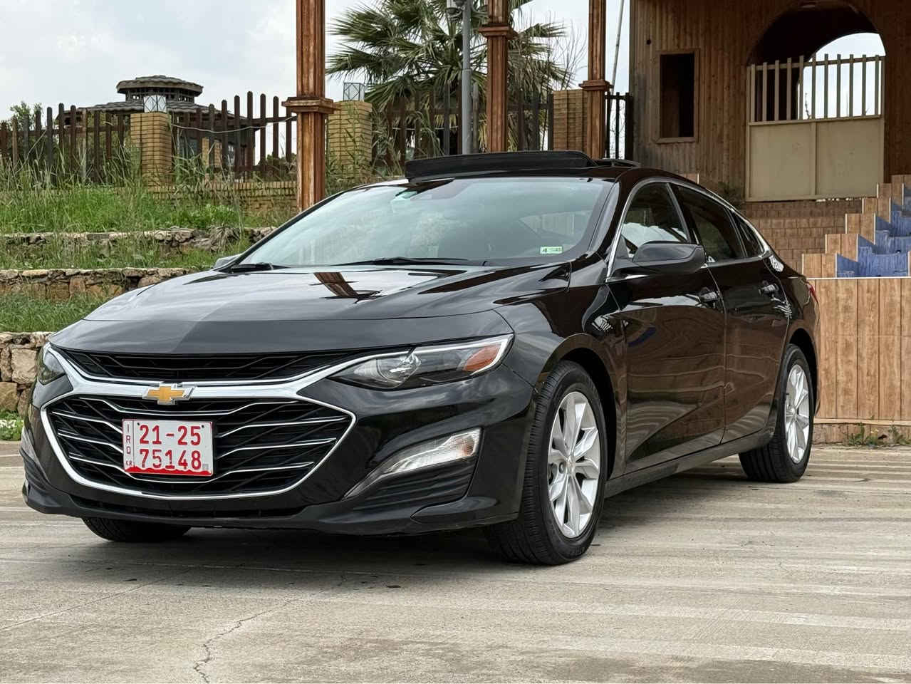 السلام عليكم

للبيع سيارة شوفرليت ماليبو Lt1 

موديل : 2024 موديل 

رقم كاتي   التحويل للمشتري 

صور الحادث معا المنشور 

مواصـفـات :-

بانوراما 

1- بصمة تشغيل وبصمة أبواب وبصمة جنطة

2- تشغيل عن بعد 

3- اوتو ستوب

4- تبريد قطعتين أمامي وخلفي 

5-كشنات أمامية تدفئة السائق والراكب

6- كشن السائق كهربائي

7- شاشة جبيرة كار بلي واندرويد اوتو

8- كامرة خلفية دوارة على حركة الستيرن

9- محرك 4 سلندر 1500 تيربو على وضع شركة مكفول

10- كشاف LED نهاري اوتو

11- لايتات عدسة

12- ويل كب حجم 18 

13-تحكم استيرن جهتين بالتحكم بأيعازات الصوت مع مثبت للسرعة ع طريق الخارجي

وحساس خلفي 

14- رادار امامي خلفي جانبي

15- مانع تصادم امامي خلفي 

. مكان السيارة كركوك 

للاتصال على الرقم***********. كركوك, العراق
