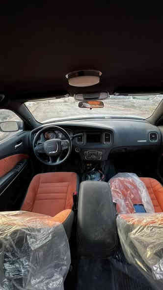 السلام عليكم 
جارجر موديل 23 بوليسي
رقم اربيل تريد وكاله تريد تحويل حاضر
وراد امريكي تبدل باب
صور الحادث  مرفقه بلمنشور
ماشيه 27
السعر 195
للأستفسار ***********
