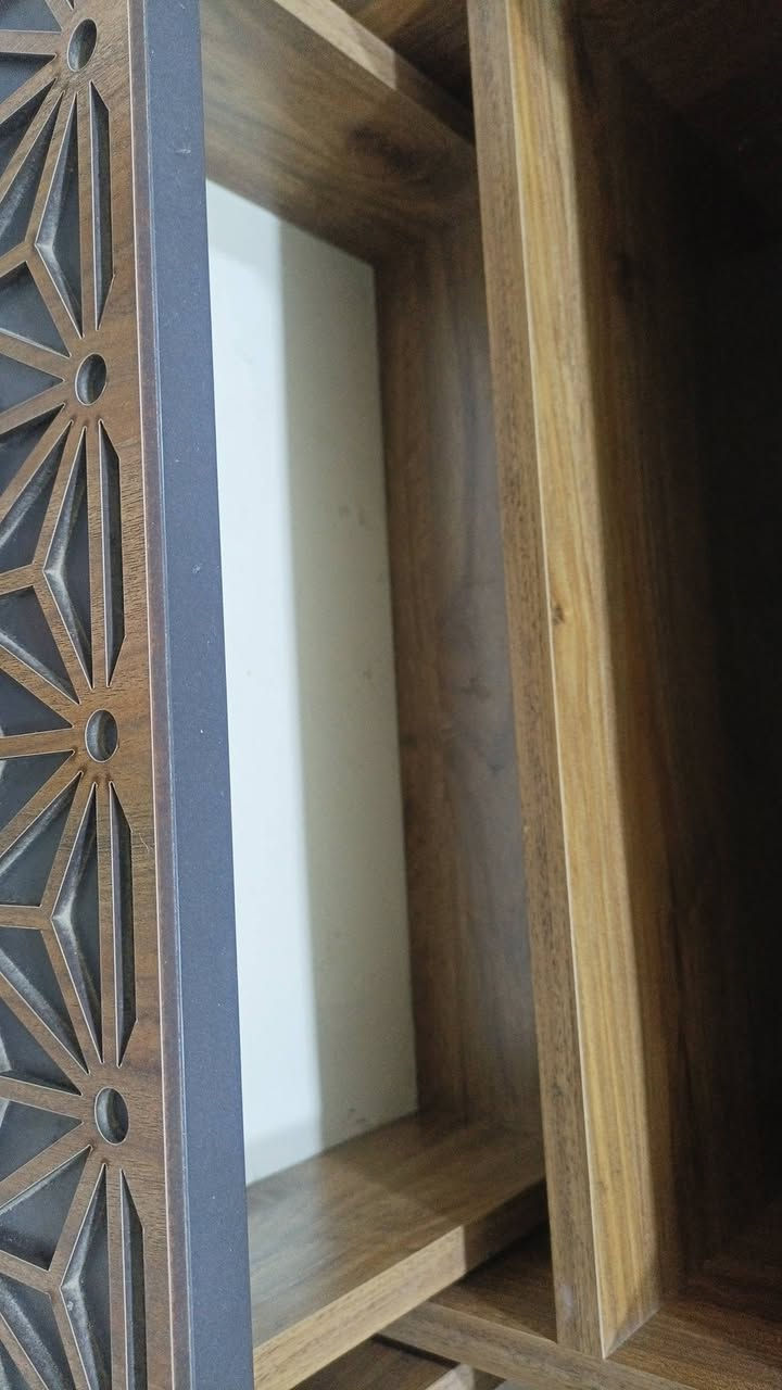 ميز بلازمه للبيع اخو لجديد 🌚


**إذا كنت صاحب هذا الإعلان وتريد حذفه لأي سبب، رجاءا أرسل رسالة إلى الدعم الفني**