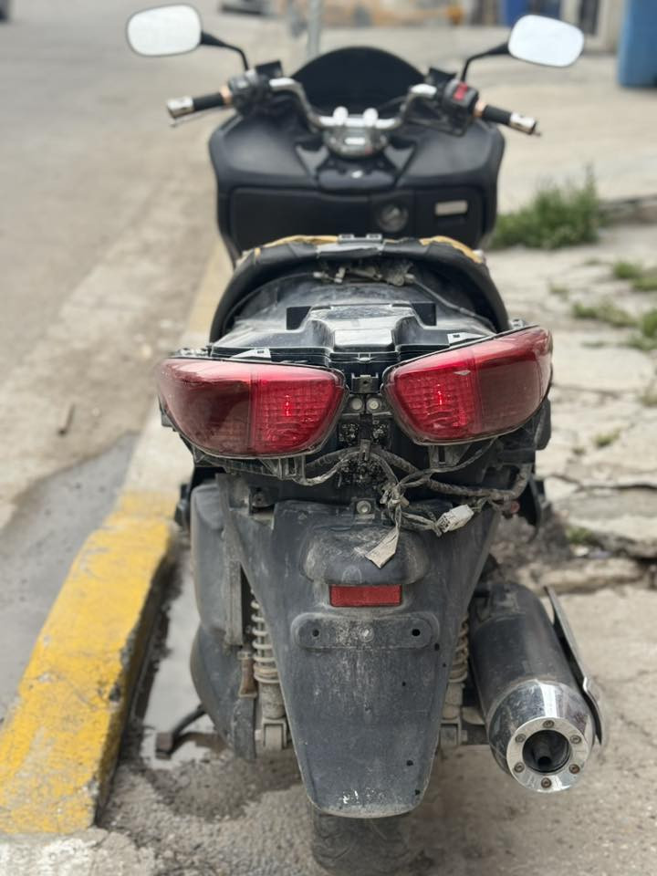 سلام عليكم 
داجه فورزه 0/8 مكينه مكفوله عميه 
داجه متروكه صار تقريبا 5 اشهر رادلها ترتيب فقط من كفرات وتبديل كلج خلفي ولويل خلفي صار بي شويه عواج من طسه ولكشن دوشمه باقي مكفوله من كلشي مكينه شلعه معدل 
كفرات اني فاحهن حتى لا يشخطن اكثر او يصير بيهم شي 
اوراق كامله داجه اني منزلها من رمبه ع ايدي ب2024
مكاني بغداد شعب سعر 1250 رقمي ***********
تريد تشتري حياك الله تعال شوف دراجه متريد لا تخابر او تكسر بسعر
