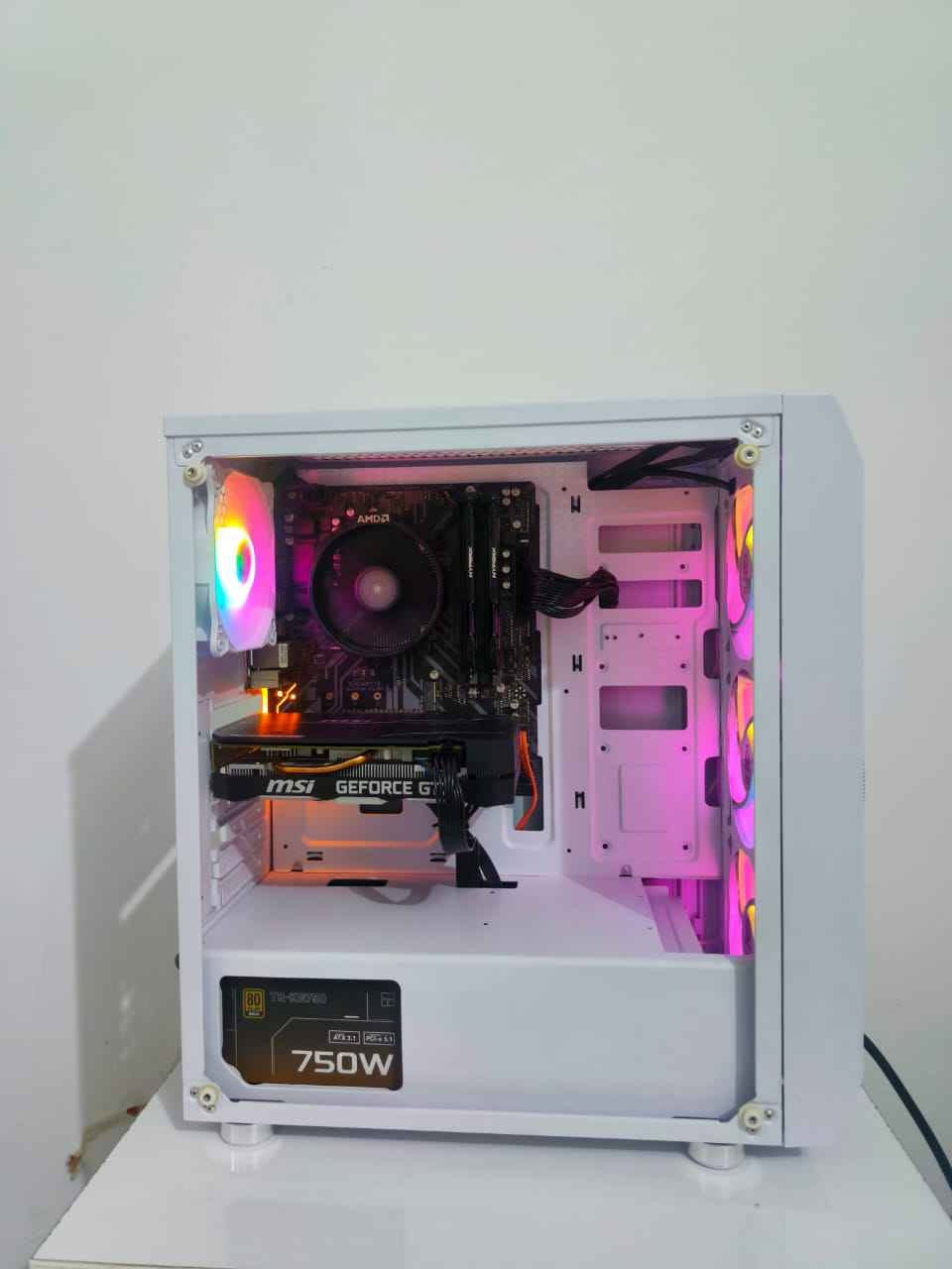 Pc gaming 
موصفات 
Ryzen 5 2600x
Msi GTX 1660SUPER 
16GB RAM 2400MHZ
500GB SSD 2.5"
750W GOLD modular
B450M
WIFI

يشتغل لعبات gta 5, call of duty, battlefield او فورت نايت وا جميع الالعاب 

متوفر توصيل جميع محافظات العراق 🚚

تواصل واتس اب (***********) كربلاء, العراق
