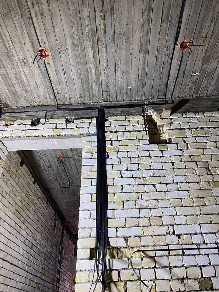 سلام عليكم
خدمات كهربائية متكاملة
تأسيس - صيانة - بوردات.
دقة في التنفيذ وسرعة في العمل.
العمل ديالى 
ابو عباس
لكهربائي
***********
