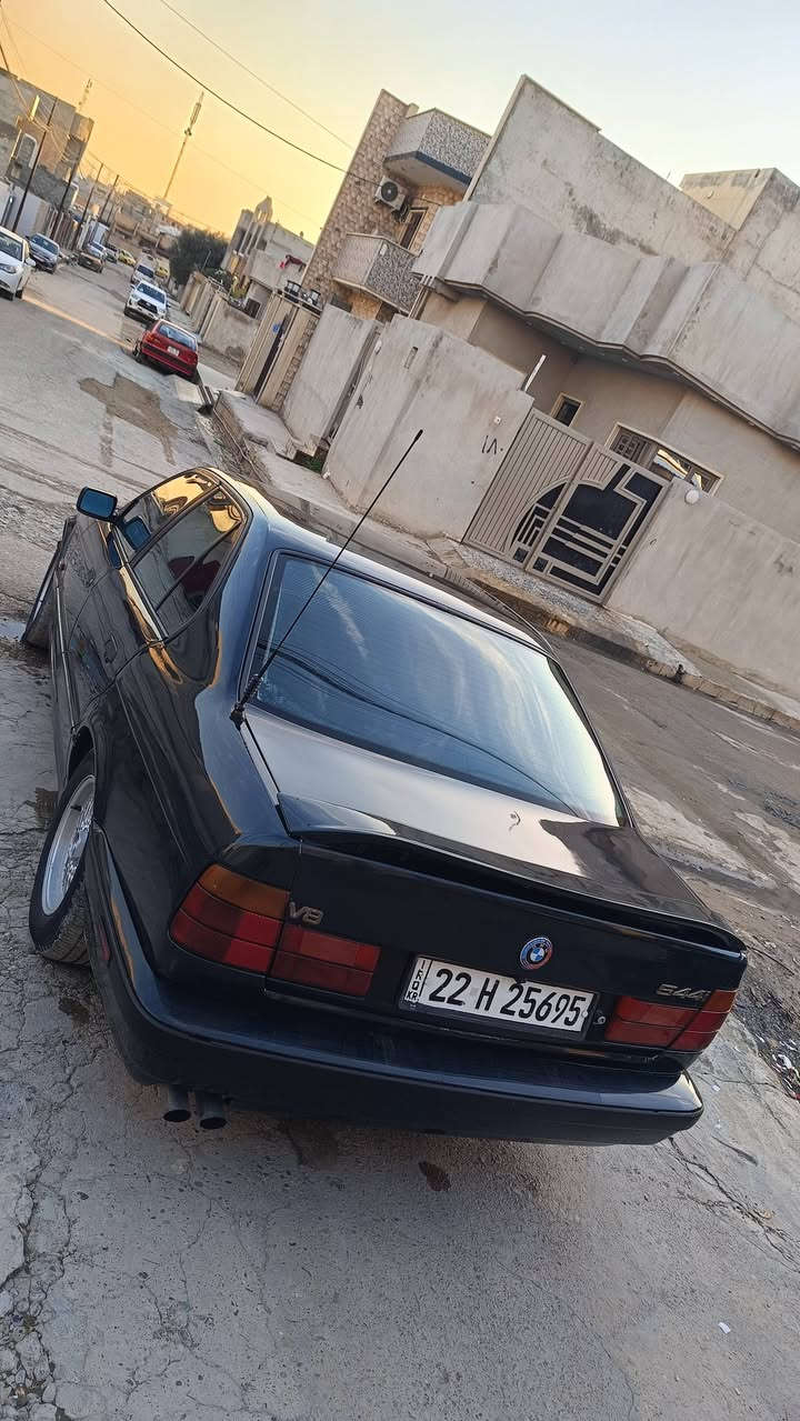 السلام وعليكم بي ام للبيع موديل 94 السياره رقم اربيل حجم 540 ثمانيه سلندر ***********/ ***********
