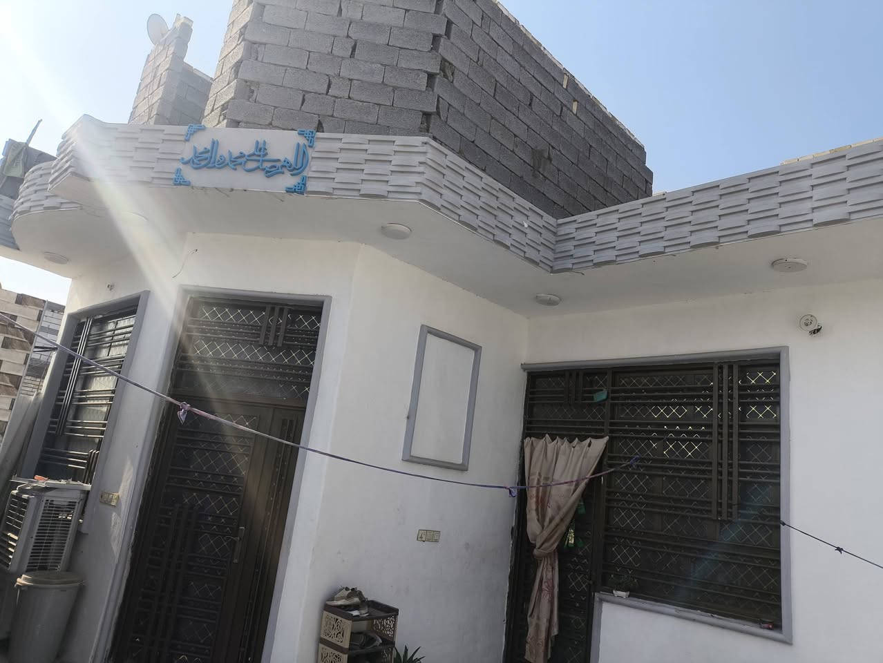 بيت للبيع كربلاء سيد اسماعيل
بيت مساحه 200 متر بيه غرفه و صاله و استقبل و مطبخ و حمامات داخليه و خارجيه الطابق الاول كامل و الطابق الثاني هيكل السعر 120 مليون وبيه مجال الرقم ***********
